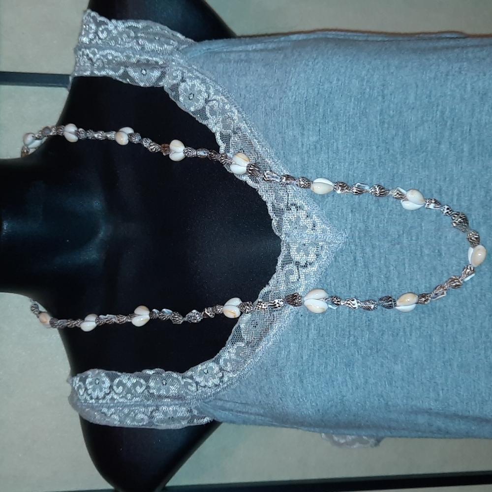 3 Seashell Necklaces Beautiful - Picture 3 of 7